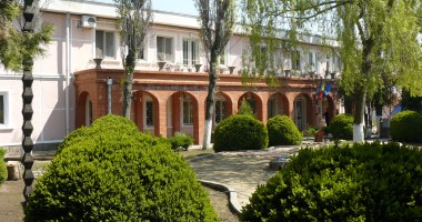 Stire din Eveniment : Telefoane mobile, ascunse în cutii de conserve de pește, descoperite la Penitenciarul de la Poarta Albă