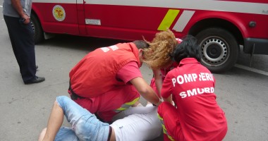 Un tânăr a fost lovit de o mașină pe strada Brizei - 2