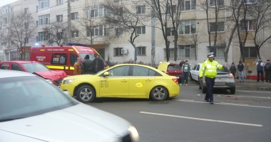 Accident rutier spectaculos pe strada Soveja - Galerie FOTO - 3