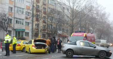 Accident rutier spectaculos pe strada Soveja - Galerie FOTO - 4