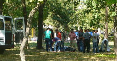 Galerie foto. DESCOPERIRE ȘOCANTĂ ÎN PARCUL TĂBĂCĂRIEI! Criminaliștii investighează cazul! UPDATE - 2