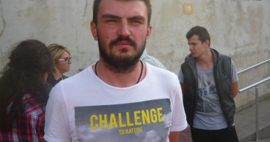 Stire din Eveniment : RĂZBUNARE CU PUMNI în plină stradă / "Unul dintre cei care ne-au atacat este dealer de etnobotanice" / Galerie foto și video