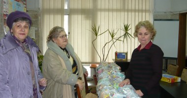 Cadouri de Moș Crăciun de la Liga Femeilor și Biblioteca Județeană - 2