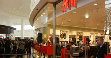 Îmbulzeală la deschiderea H&M  GALERIE FOTO - 2
