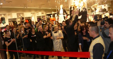 Îmbulzeală la deschiderea H&M  GALERIE FOTO - 6