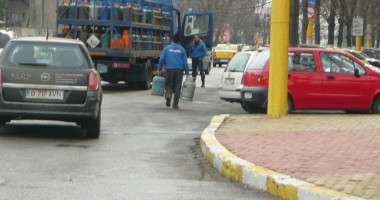 Cascadorii râsului în intersecția de la ICIL / Au pierdut buteliile în trafic (Galerie foto) - 3
