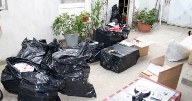 Galerie FOTO și VIDEO. Percheziții de amploare la Constanța / Mașini, alcool și țigări, confiscate de polițiști - 2