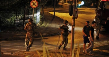 FOTO ȘI VIDEO. LOVITURĂ DE STAT ÎN TURCIA. LEGEA MARȚIALĂ, DECRETATĂ. AVIOANE MILITARE ȘI TANCURI, ÎN ACȚIUNE - 6