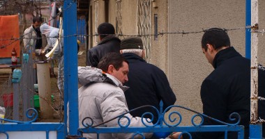 Stire din Eveniment : CRIMĂ ORIBILĂ în stil JACK SPINTECĂTORUL la Cumpăna. Femeie găsită despicată în locuință!