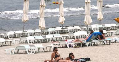 Stire din Social : Pachete turistice cu TVA redus și vouchere de vacanță - salvarea litoralului în 2015