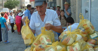 Stire din Social : La Mangalia, începe distribuirea pachetelor alimentare pentru cei cu venituri mici