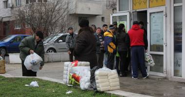 Stire din Social : Începe distribuirea ajutoarelor de la Uniunea Europeană, la Constanța