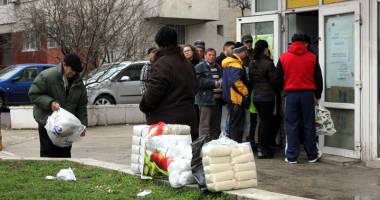 Stire din Social : Se dau ajutoarele de la Uniunea Europeană, la Constanța. De unde puteți ridica pachetele