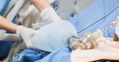 Stire din Actualitate : Avertisment: Pacienții acestui val al pandemiei nu au încredere în medici. Arafat: „Se condamnă singuri la moarte”
