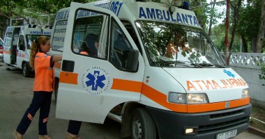 Stire din Sănătate : "Pacienții care folosesc ambulanța  pe post de taxi  ar trebui sancționați!"