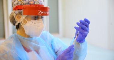 Stire din Social : Pacienţii cu transplant şi cei de pe lista de aşteptare, prioritate la vaccinarea împotriva COVID