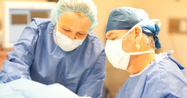 Stire din Sănătate : La privat sau la stat?Unde aleg să se trateze tot mai mulți români?