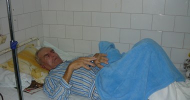 Stire din Sănătate : Un pacient bolnav de cancer a fost operat laparoscopic de chirurgii constănțeni