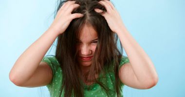 Stire din Sănătate : Păduchii nu provoacă doar mâncărime, ci lezează pielea