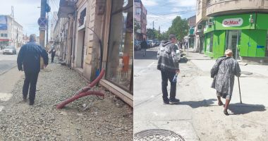 Stire din Social : Șantierul din centrul Constanței a acaparat noi trotuare. Pietonii își rup picioarele prin piatră și moloz!