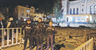 Stire din Eveniment : Autoritățile constănțene, mobilizate în Noaptea de Înviere. 80.000 de enoriași sunt așteptați doar pe faleză