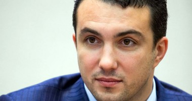 Stire din Actualitate : Corpul unui deputat rus, găsit într-un butoi umplut cu ciment
