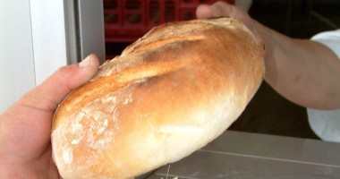 Stire din Economie : Tu cumperi pâine mai ieftină? Constanța, printre județele "rușinii" la scăderile de preț