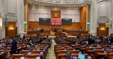 Stire din Actualitate : Legea pensiilor private a fost adoptată de Parlament. Bolnavii de cancer nu primesc banii integral