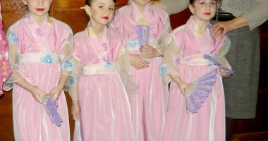 Stire din Cultură-Educație : Dansuri tradiționale dobrogene și japoneze, la Palatul Copiilor