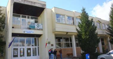 Stire din Cultură-Educație : Palatul Copiilor, între "fabrica de medalii" și dosarele din instanță