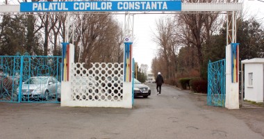 Stire din Sănătate : Anchetă epidemiologică la Palatul Copiilor din Constanța: un profesor de înot a fost depistat cu TBC