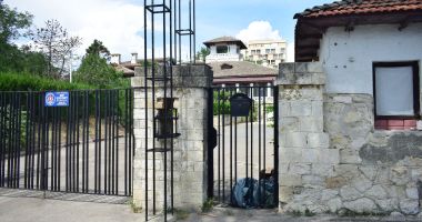 Istorie batjocorită, în Mamaia. Castelul regal, ferecat şi lăsat pradă ruinei - 6