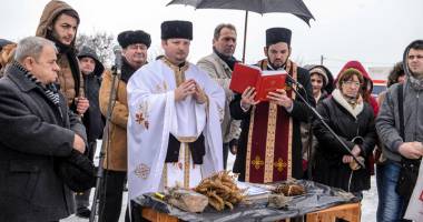 Tradiție creștină reluată și în cartierul Palazu Mare - 5