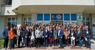 Stire din Cultură-Educație : Palmaresul concursului "Constanța dezbate!"