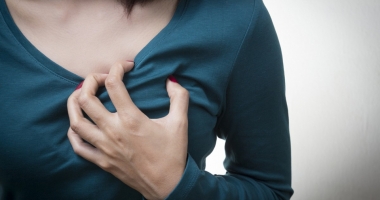 Stire din Sănătate : Ce știți despre palpitațiile cardiace? Când este nevoie de analize suplimentare