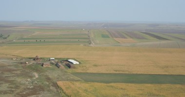 Stire din Economie : Proiectul cu privire la vânzarea condiționată a terenurilor către străini, respins de Bruxelles