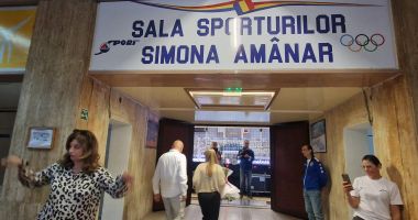 Marea gimnastă, Simona Amânar a ajuns la Constanța. A "botezat" simbolic Sala Sporturilor - 6