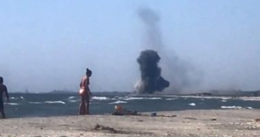 Explozii puternice pe plaja Vadu, la câțiva kilometri de turiști