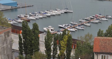 Stire din Economie : Halloween-ul e mai sărbătorit decât Marea Neagră