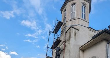 Stire din Politică-Administrație : Primăria comunei Pantelimon renovează biserica din localitate