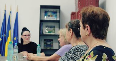 Stire din Cultură-Educație : Acțiune de conservare și valorificare a patrimoniului, desfășurată de reprezentanții Centrului „Teodor Burada”, în comuna Pantelimon