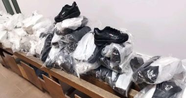 Stire din Eveniment : Pantofi sport ascunși în bagaje, confiscați de Garda de Coastă