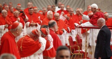 Stire din Actualitate : Vaticanul a hotărât. Conclavul pentru desemnarea viitorului papă începe marți