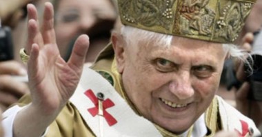 Papa Benedict împlinește luni 85 de ani