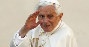 Stire din Actualitate : Zi istorică la Vatican, Benedict al XVI-lea a coborât de pe tronul Sfântului Petru
