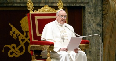 Papa Francisc instituie austeritatea