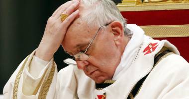 Stire din Actualitate : Papa Francisc, despre relația dintre un slujitor  al bisericii și o femeie