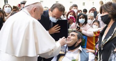 Stire din Actualitate : Un bărbat cu dizabilităţi va merge în Arctica cu un mesaj de la Papa Francisc. Care este motivul