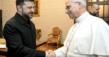 Stire din Actualitate : Papa Leon al XIV-lea trimite 80 de generatoare și sprijin medical în Ucraina