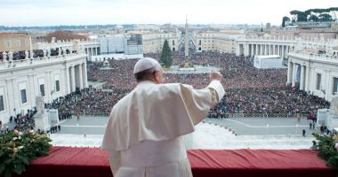 Papa, preotul şi beţivul cult